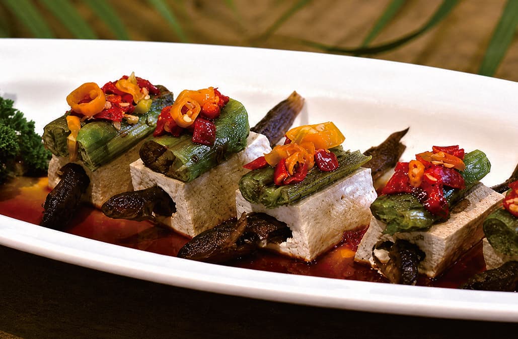 Loach cooked with tofu in the official Tour Guide Manual.
