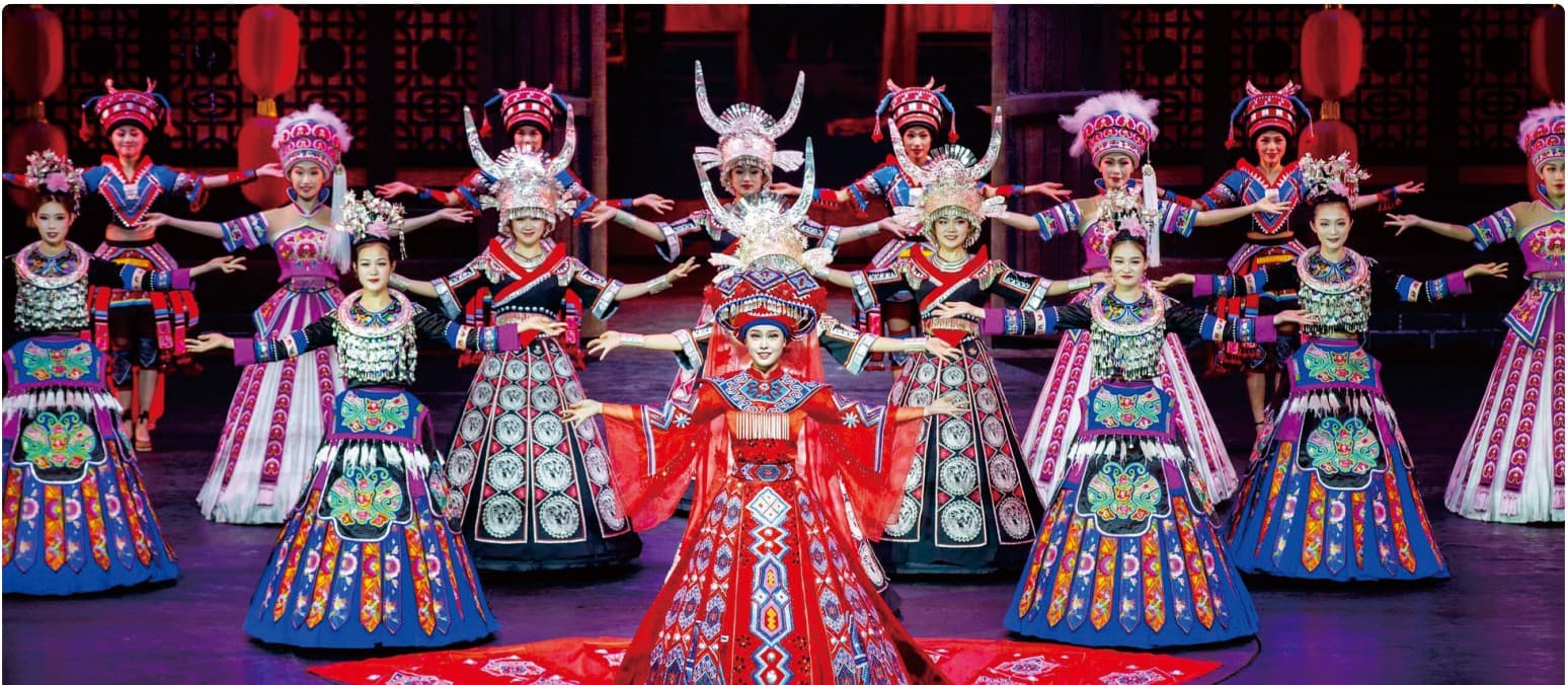 Charming Xiangxi stage performance documented in the official Tour Guide Manual